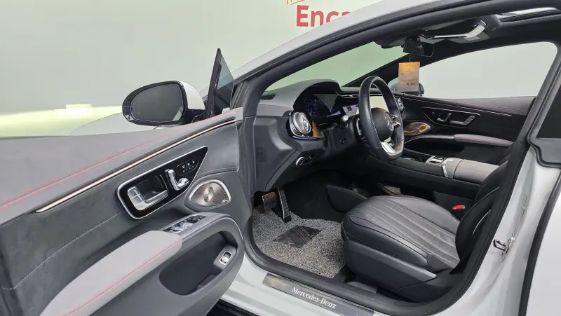 Mercedes-Benz EQS