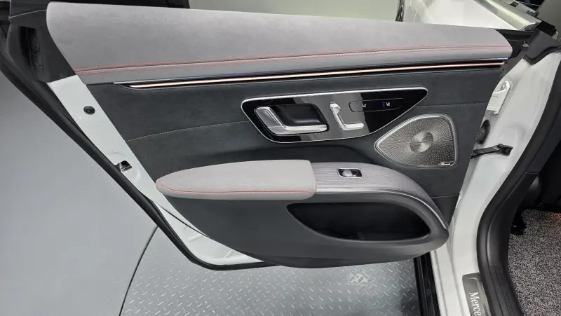 Mercedes-Benz EQS
