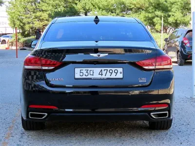 Hyundai Genesis