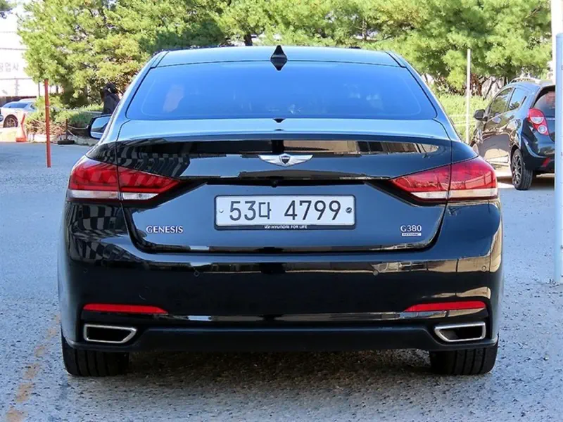 Hyundai Genesis