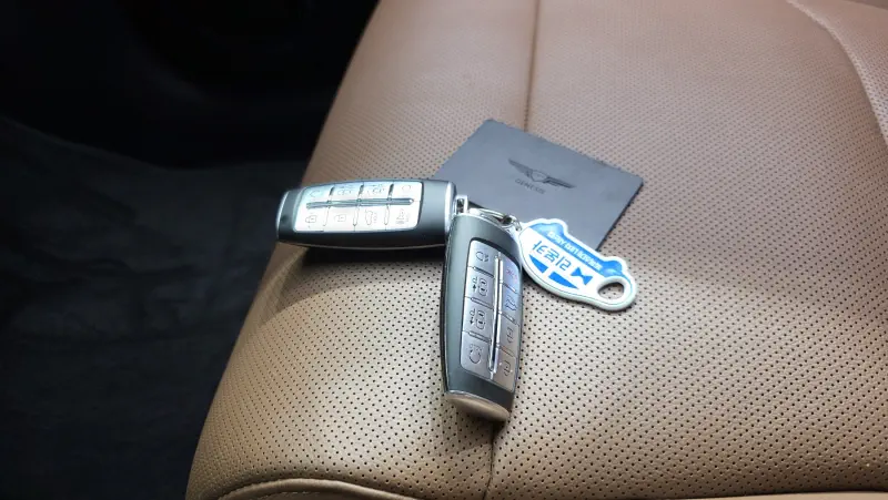 Genesis GV70