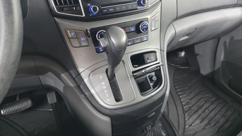 Hyundai Grand Starex