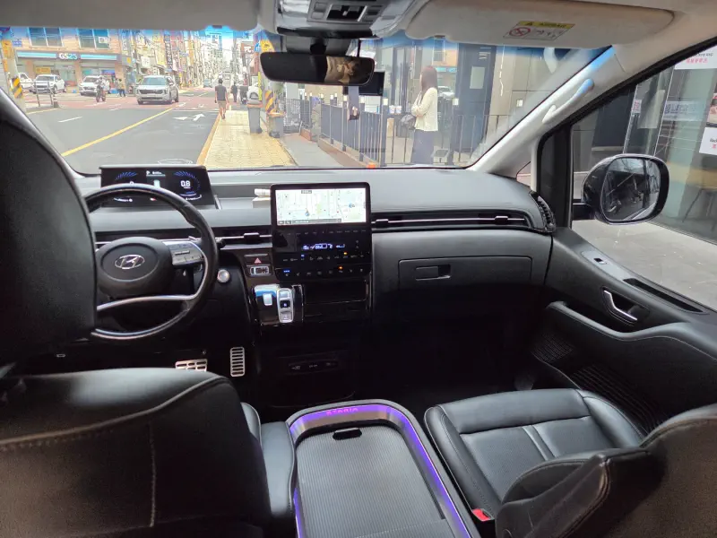 Hyundai Staria