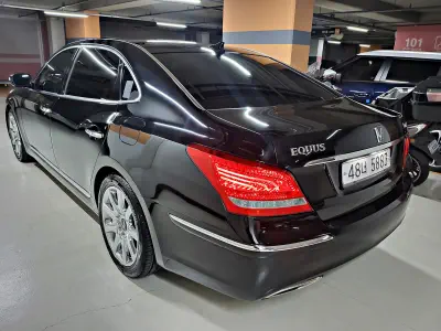 Hyundai Equus