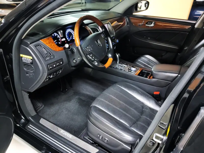 Hyundai Equus