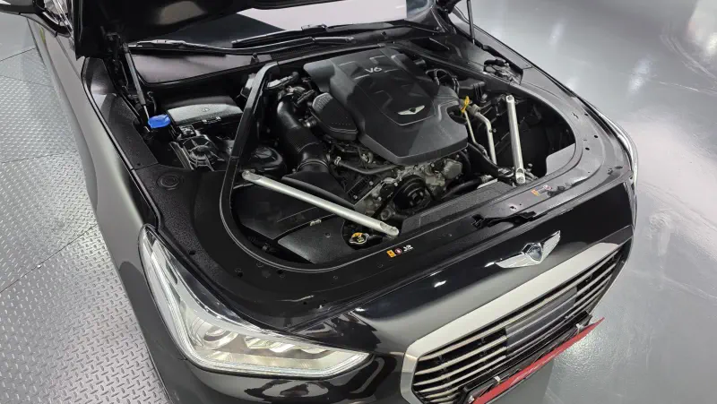 Genesis EQ900