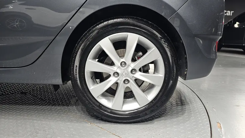 Hyundai Accent