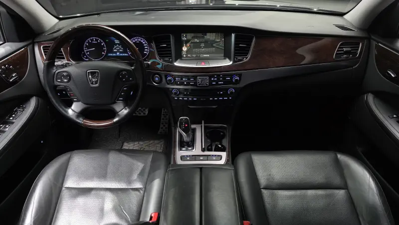 Hyundai Equus