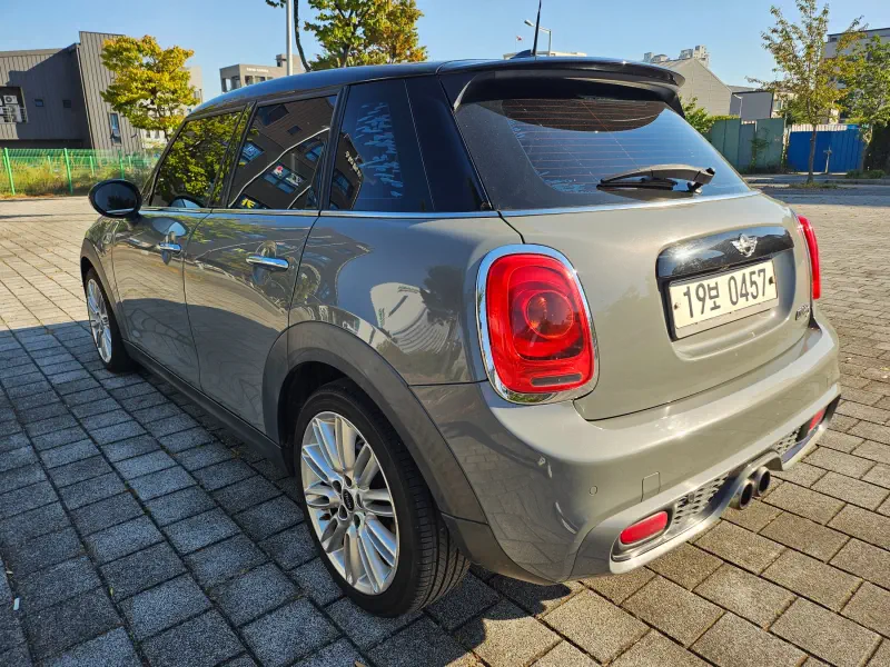 Mini Hatch
