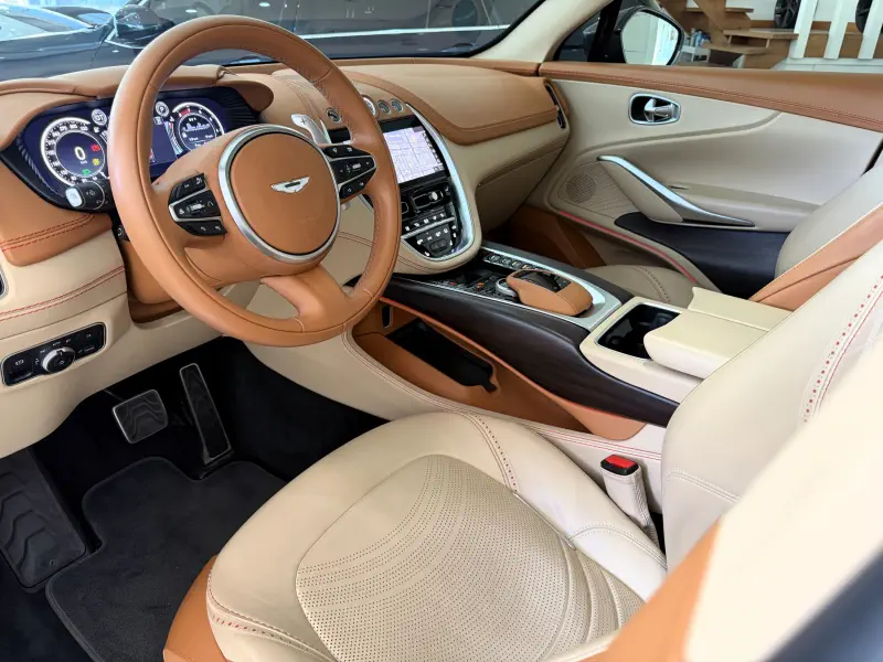 Aston Martin DBX