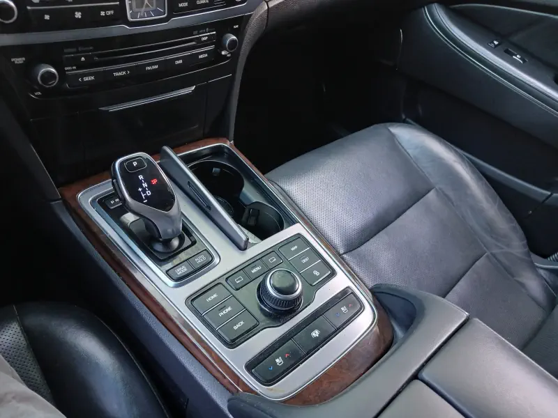 Hyundai Equus