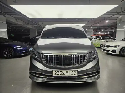 Mercedes-Benz V-Class 1