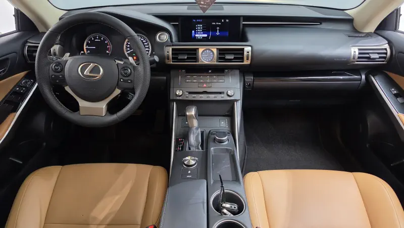 Lexus IS200t