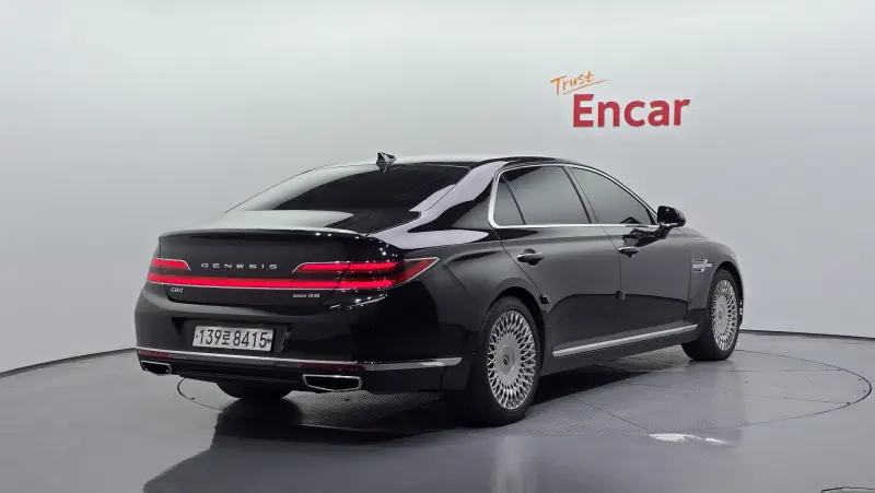 Genesis G90