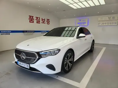 Mercedes-Benz E-Class 1