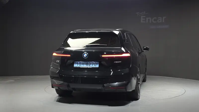 BMW iX