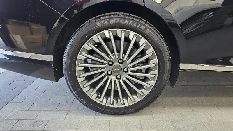 Genesis Electrified G80