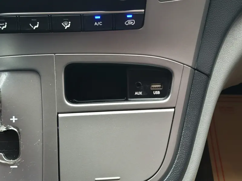 Hyundai Grand Starex