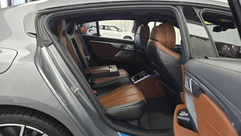 BMW 8-Series