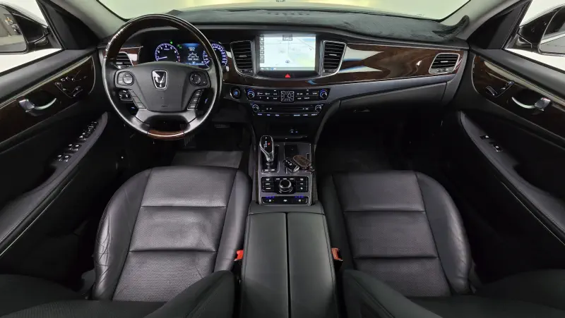 Hyundai Equus