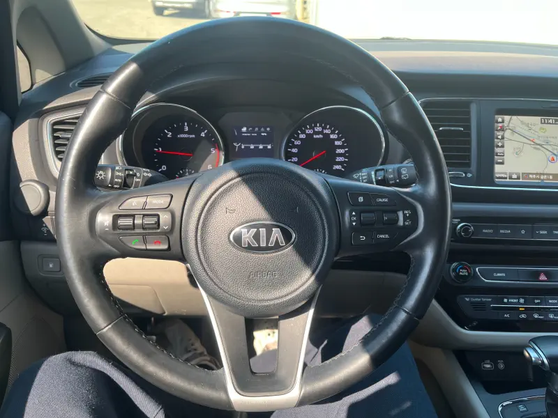 Kia Carnival