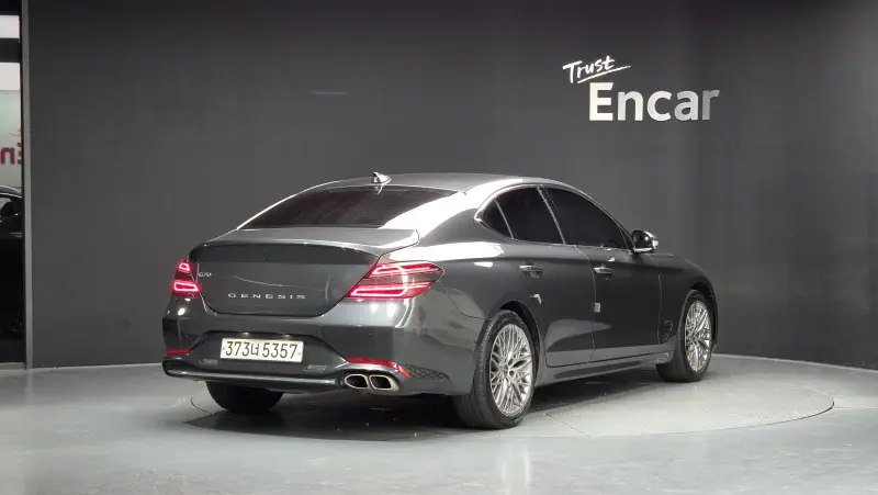 Genesis G70
