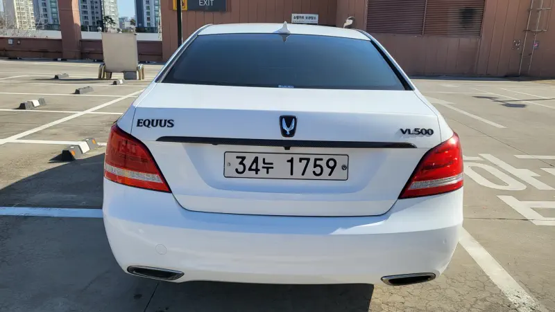 Hyundai Equus