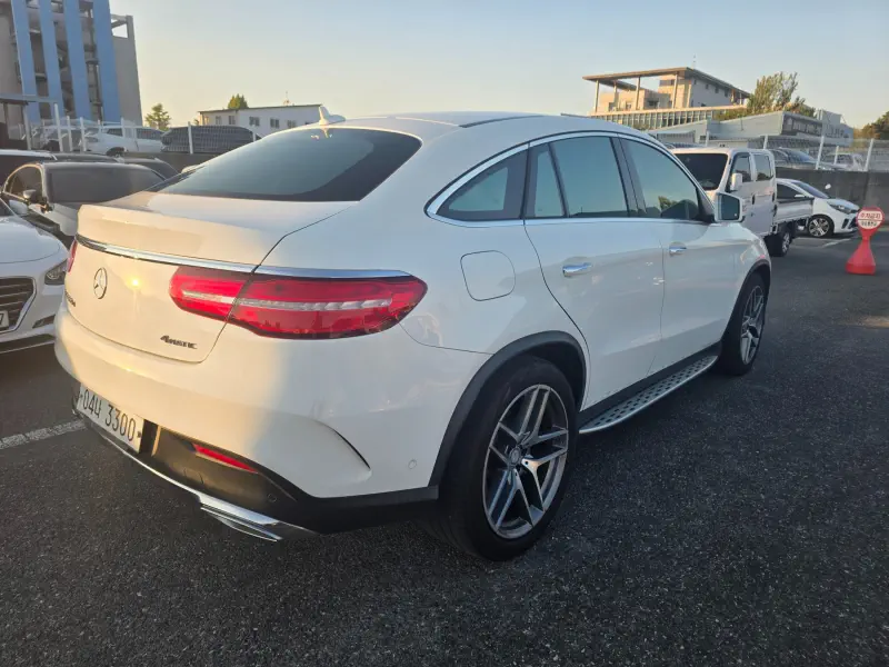 Mercedes-Benz GLE-Class