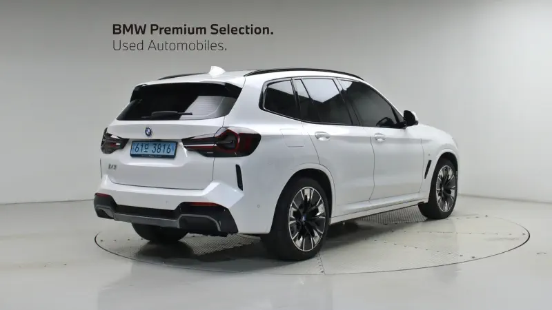 BMW iX3