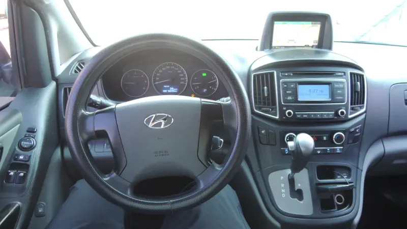 Hyundai Grand Starex