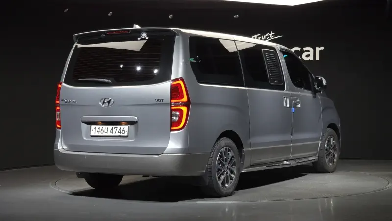 Hyundai Grand Starex