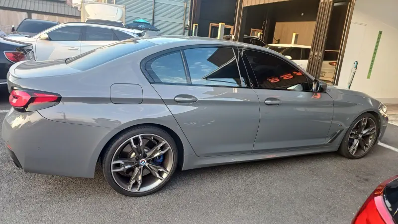 BMW 5-Series