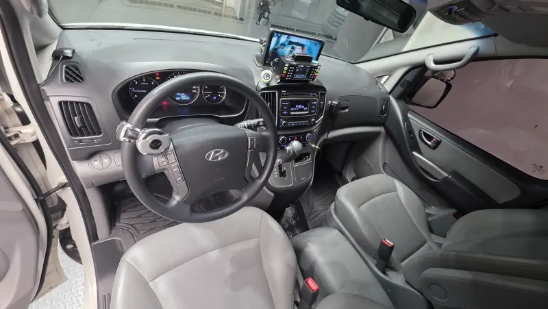 Hyundai Grand Starex