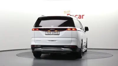 Kia Carnival 4