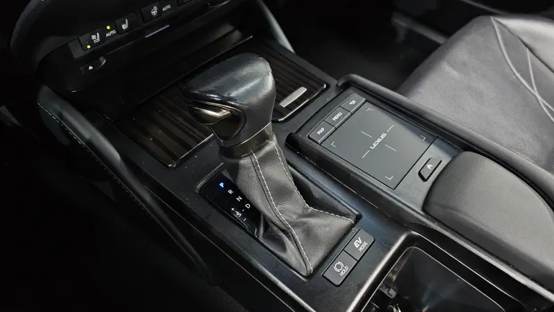 Lexus ES300h