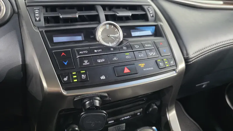Lexus NX300h