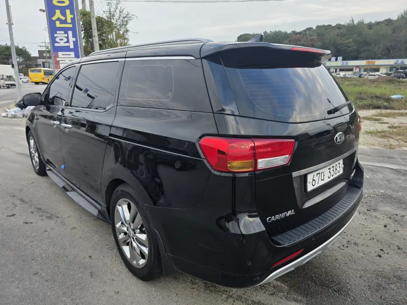 Kia Carnival