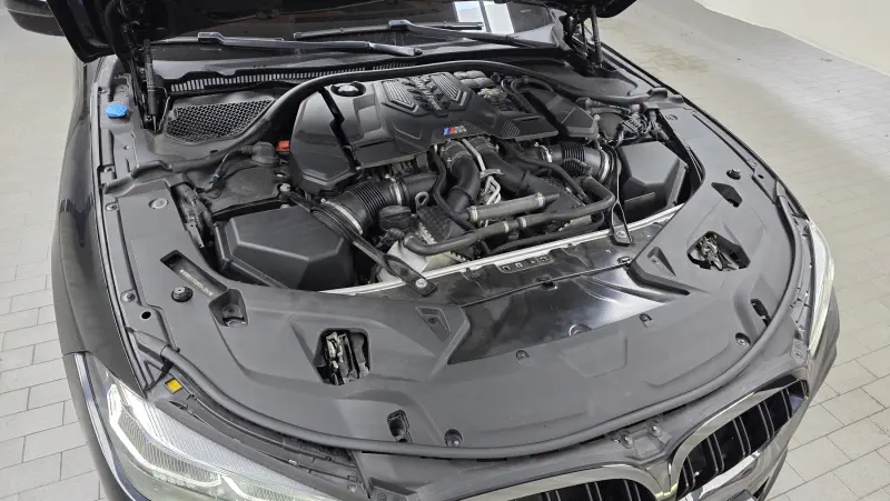 BMW M8