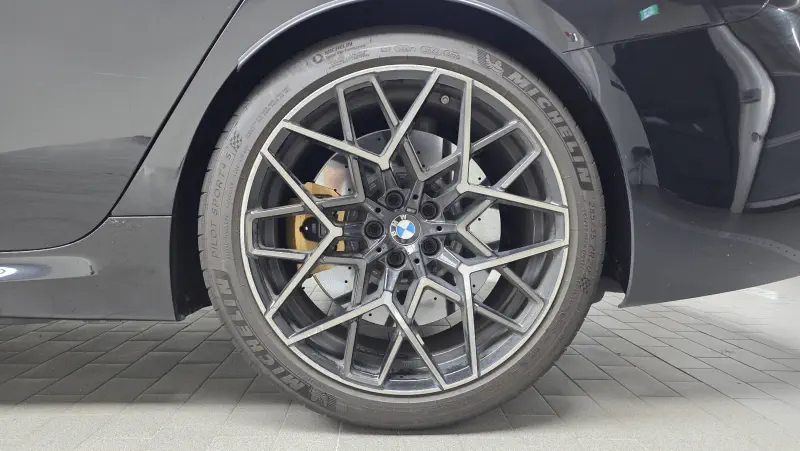BMW M8