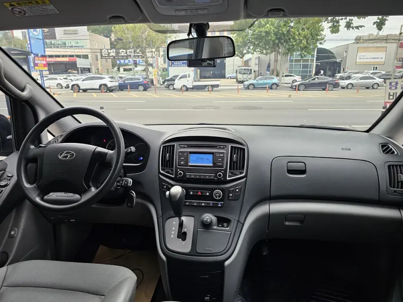 Hyundai Grand Starex