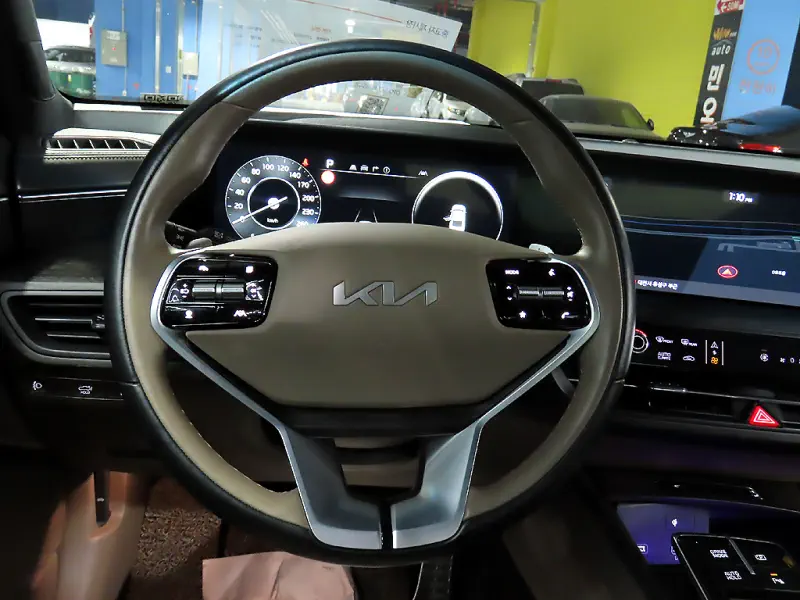 Kia K8