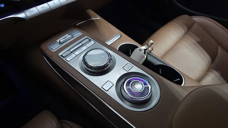 Genesis GV70