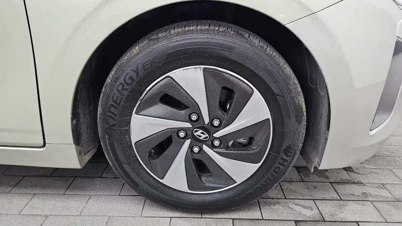 Hyundai Ioniq
