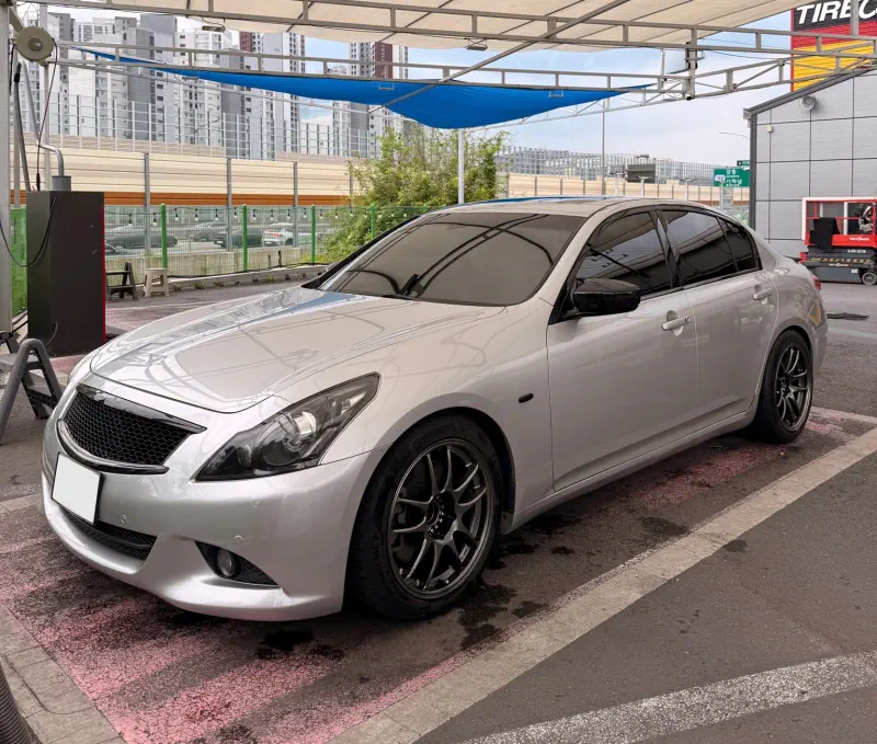Infiniti G37