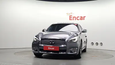 Infiniti Q70