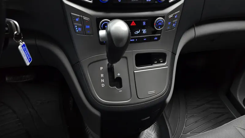 Hyundai Grand Starex