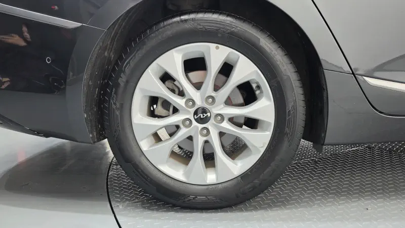 Kia K8