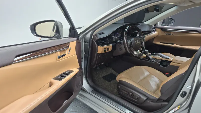 Lexus ES300h