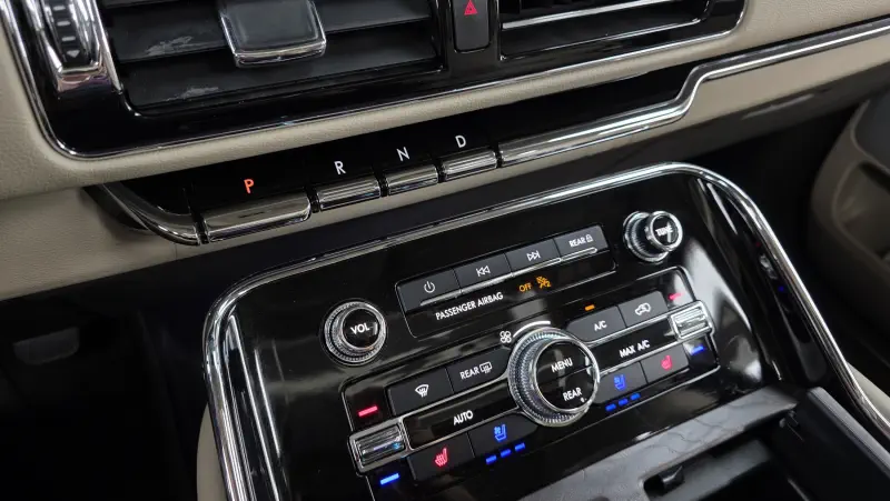 Lincoln Navigator