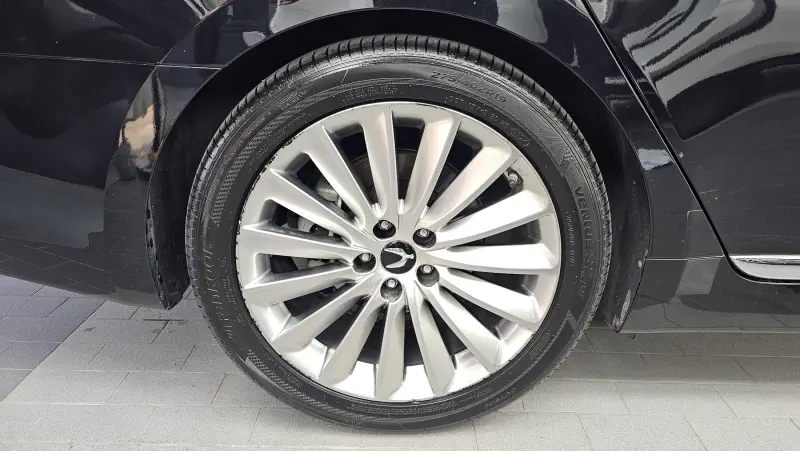 Hyundai Equus